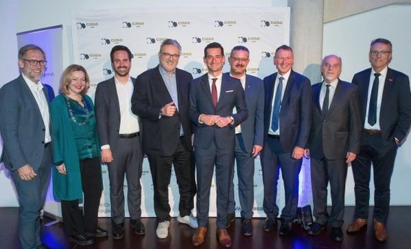 20 Jahre Casa Leben Das Bild zeigt die Gruppe der Verantwortlichen beim Jubiläum.